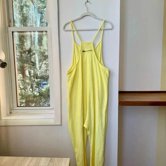 NWT Free People Hot Shot Onesie Towel Terry Jumpsuit One Piece Yellow Large - Picture 9 of 12